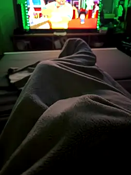 David19932908 online show from December 6, 5:20 am