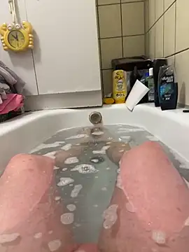 David19932908 online show from February 11, 4:24 pm