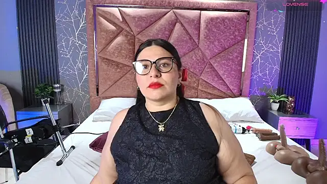 Snapshot of Amanda-Cruz chatting on December 1, 9:20 pm Amanda-Cruz online show from December 1, 9:20 pm