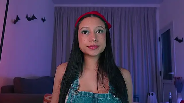 Snapshot of Alison_Miller9 chatting on October 31, 9:32 am Alison Miller9 online show from October 31, 9:32 am