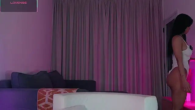 Snapshot of Alison_Miller9 chatting on November 5, 9:42 am Alison Miller9 online show from November 5, 9:42 am