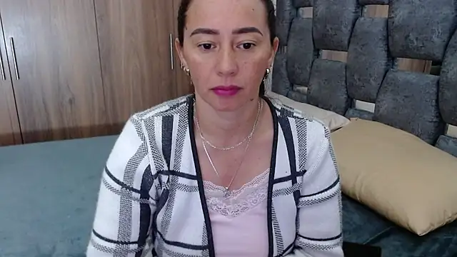 sara hott 1 online show from March 5, 12:44 pm