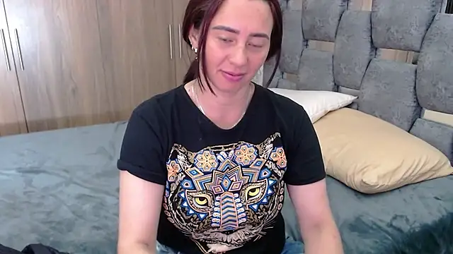 sara hott 1 online show from March 10, 8:12 pm