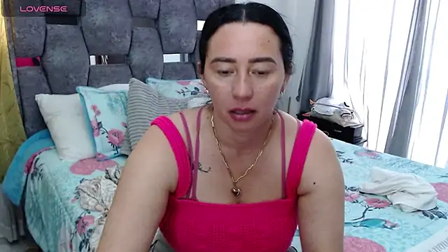 sara hott 1 online show from October 7, 4:37 pm