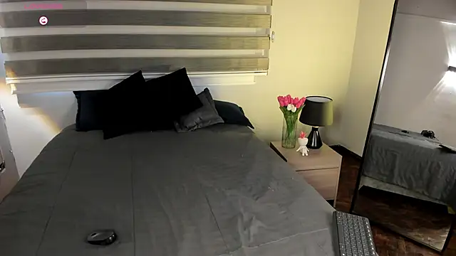 MERIDA TAYLOR online show from April 18, 1:26 pm