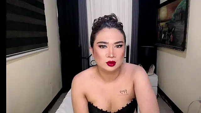 Snapshot of Yesha_harper chatting on July 4, 4:24 pm Yesha harper online show from July 4, 4:24 pm