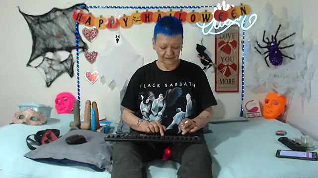 loquitaqueen011 online show from October 13, 8:53 pm