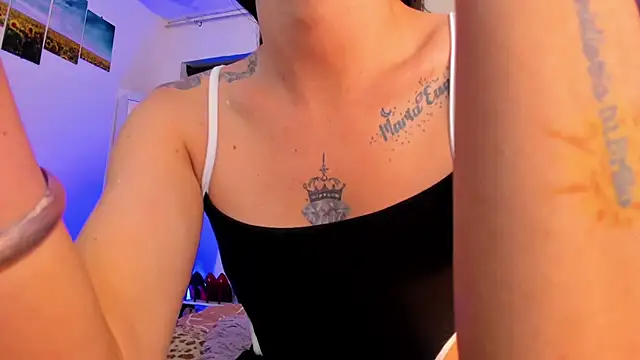 Snapshot of lesly_xx chatting on February 6, 9:32 am lesly xx online show from February 6, 9:32 am