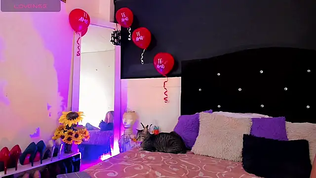 Snapshot of lesly_xx chatting on February 16, 1:14 am lesly xx online show from February 16, 1:14 am