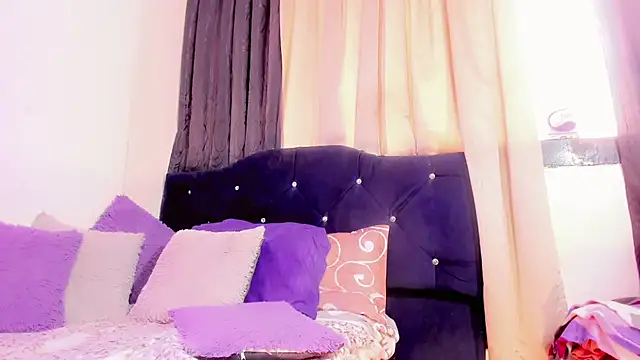 lesly xx online show from April 20, 7:26 pm