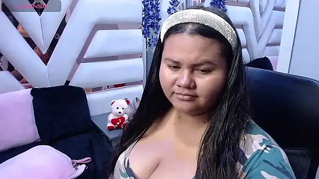 ValenTitis online show from April 14, 8:15 pm