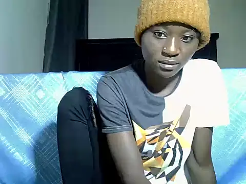 Snapshot of sweet_caci chatting on June 23, 6:33 am sweet caci online show from June 23, 6:33 am