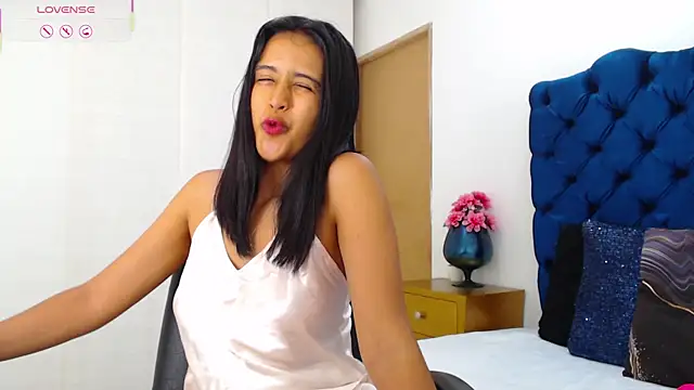 Lili666  online show from June 16, 3:31 am