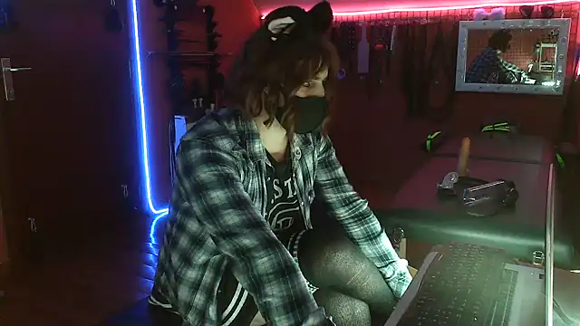Ginny-the-bdsm-nympho online show from May 14, 5:31 pm