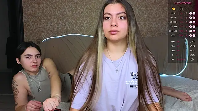 twobabesweet online show from December 7, 3:14 am