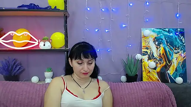 Snapshot of NinaFlawlees chatting on January 27, 2:42 am NinaFlawlees online show from January 27, 2:42 am