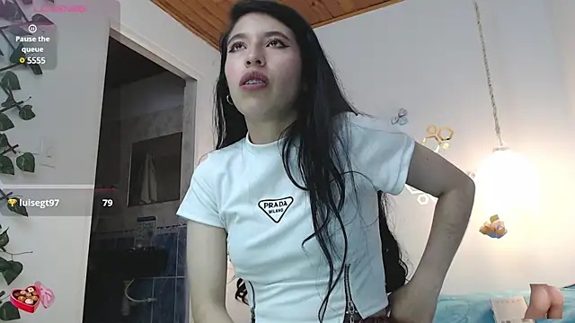 adriscute online show from February 21, 11:32 pm