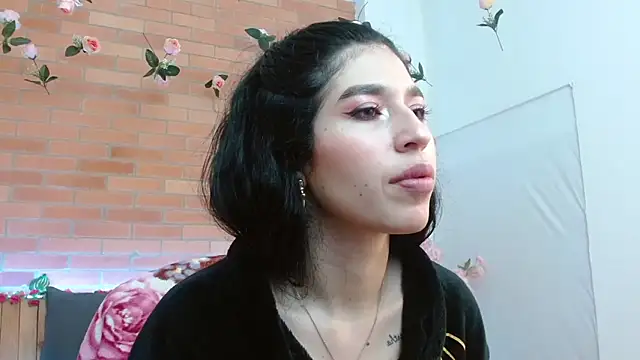 Snapshot of adriscute chatting on June 21, 2:36 am adriscute online show from June 21, 2:36 am