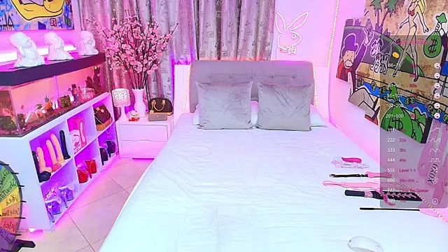 Snapshot of tattooBabyxxx chatting on November 6, 9:37 pm tattooBabyxxx online show from November 6, 9:37 pm