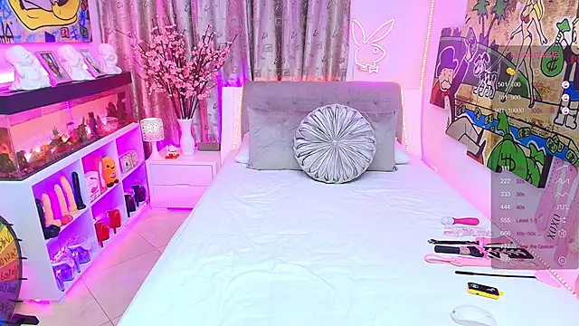 Snapshot of tattooBabyxxx chatting on December 2, 9:10 pm tattooBabyxxx online show from December 2, 9:10 pm