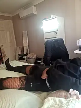 Snapshot of AmGuy23 chatting on January 20, 9:32 pm AmGuy23 online show from January 20, 9:32 pm