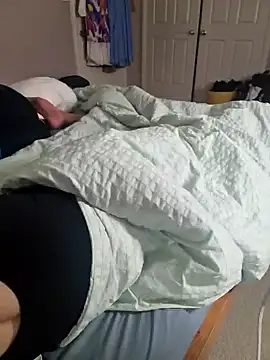 Snapshot of AmGuy23 chatting on January 27, 2:13 pm AmGuy23 online show from January 27, 2:13 pm