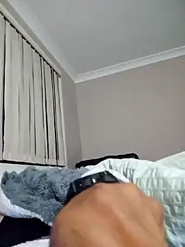 Snapshot of AmGuy23 chatting on February 4, 3:47 pm AmGuy23 online show from February 4, 3:47 pm