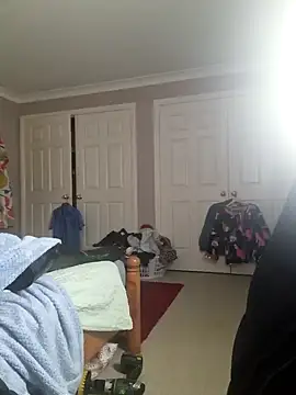 Snapshot of AmGuy23 chatting on February 6, 3:20 pm AmGuy23 online show from February 6, 3:20 pm