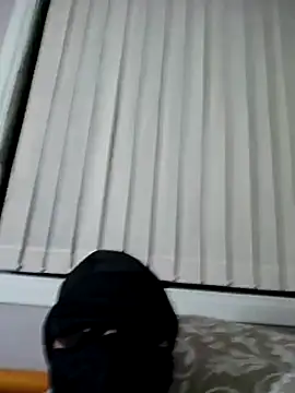 Snapshot of AmGuy23 chatting on February 27, 7:04 pm AmGuy23 online show from February 27, 7:04 pm