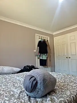 Snapshot of AmGuy23 chatting on February 28, 3:04 am AmGuy23 online show from February 28, 3:04 am