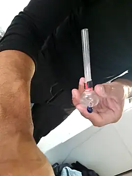 Snapshot of AmGuy23 chatting on March 7, 8:34 am AmGuy23 online show from March 7, 8:34 am