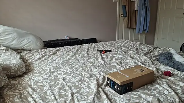 Snapshot of AmGuy23 chatting on September 16, 4:46 am AmGuy23 online show from September 16, 4:46 am