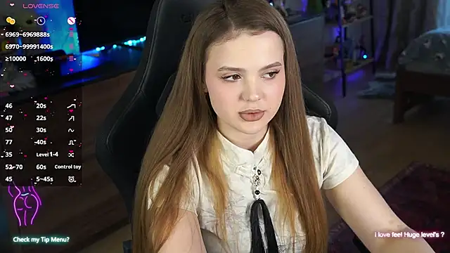 Snapshot of AfinaAmmor chatting on May 14, 3:30 pm AfinaAmmor online show from May 14, 3:30 pm