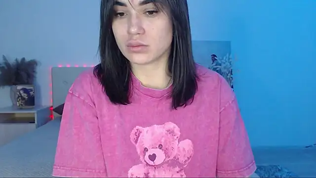 Snapshot of RoxannePure chatting on February 20, 2:07 am RoxannePure online show from February 20, 2:07 am