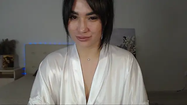 Snapshot of RoxannePure chatting on February 28, 5:15 am RoxannePure online show from February 28, 5:15 am