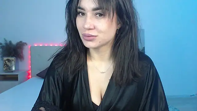 Snapshot of RoxannePure chatting on December 5, 3:48 am RoxannePure online show from December 5, 3:48 am