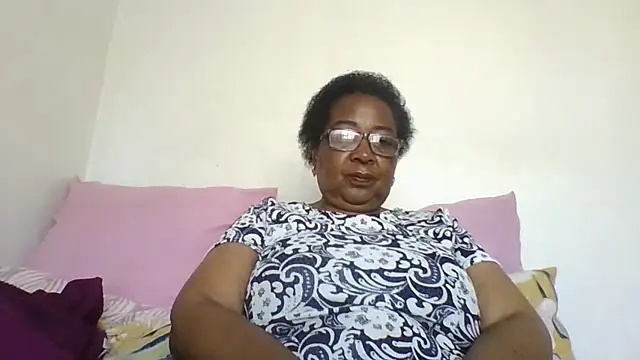 Snapshot of KinkyRicoSaisyours chatting on June 6, 7:57 am KinkyRicoSaisyours online show from June 6, 7:57 am