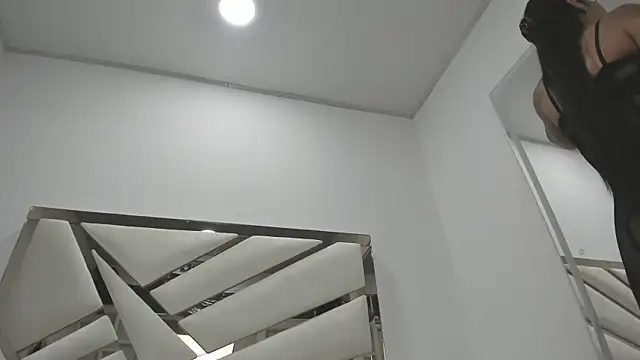 Snapshot of Naughty__Mom chatting on March 7, 9:18 am Naughty Mom online show from March 7, 9:18 am