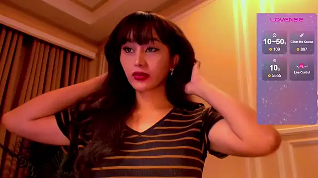 YOURCRISTINAS online show from November 11, 5:18 am