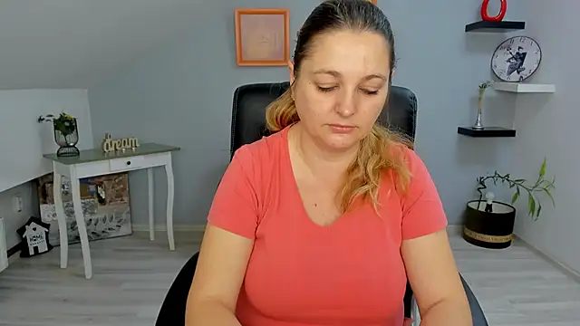 LollaGirl online show from January 22, 4:13 am