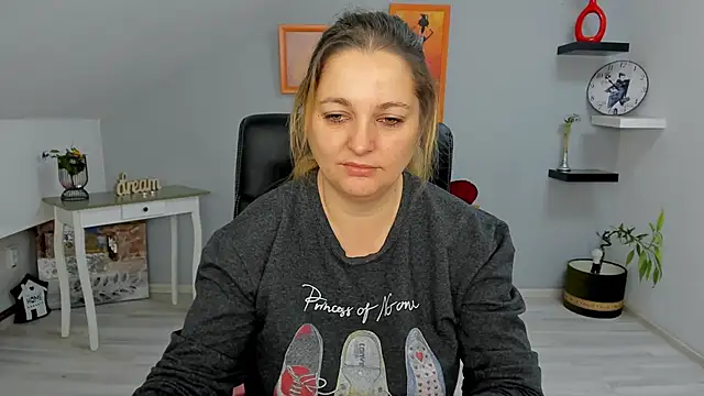 LollaGirl online show from January 24, 4:27 am