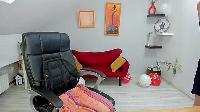 LollaGirl online show from February 14, 4:26 am