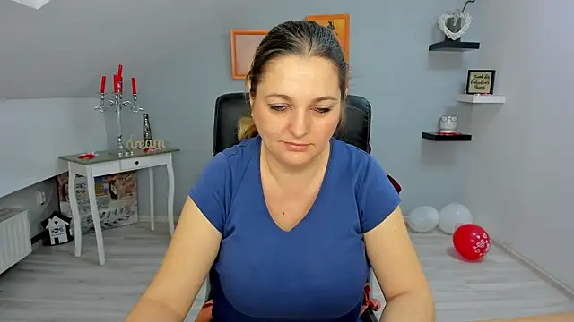 LollaGirl online show from February 22, 4:07 am