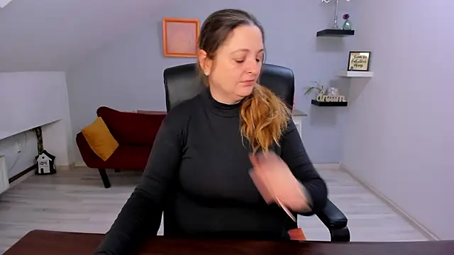 LollaGirl online show from February 26, 4:11 am