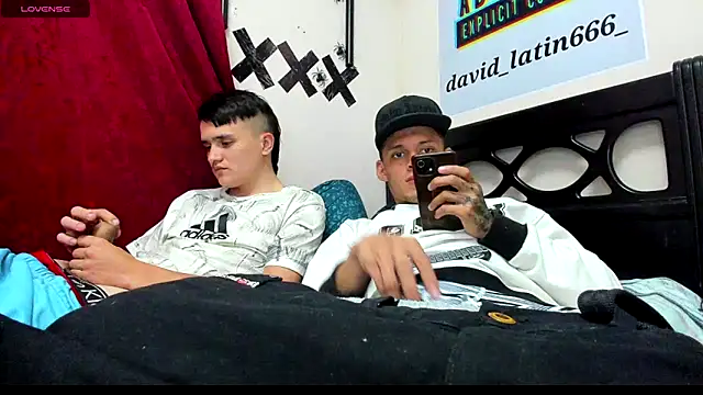 Snapshot of davidlatin66 chatting on January 22, 5:59 am davidlatin66 online show from January 22, 5:59 am