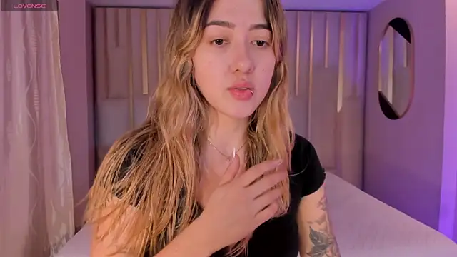 EveBensonX online show from April 17, 7:50 pm