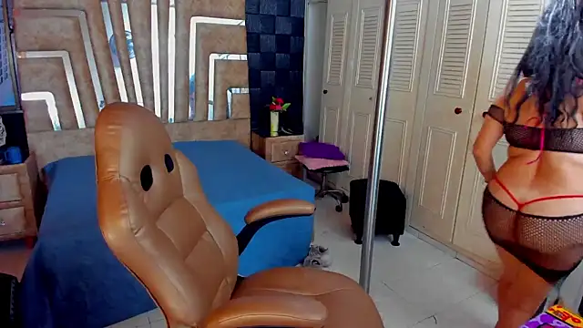 Snapshot of cute_sassy chatting on March 9, 2:39 am cute sassy online show from March 9, 2:39 am