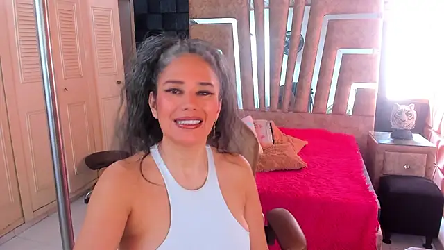 cute sassy online show from December 3, 3:10 pm