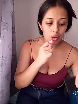 Snapshot of Sofia_888 chatting on February 6, 8:13 pm Sofia 888 online show from February 6, 8:13 pm