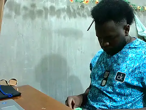 2ocmaxi online show from November 17, 8:58 pm